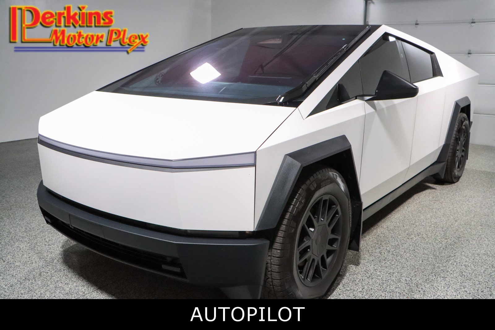 2024 Tesla Cybertruck All-Wheel Drive's photo