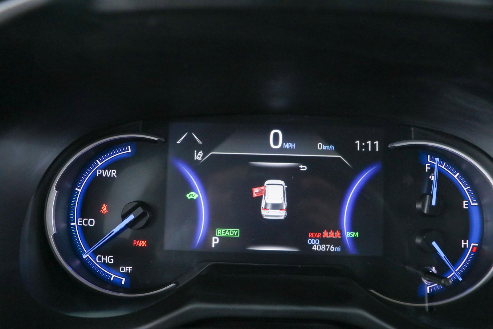 2025 Toyota RAV4 XLE - Photo 15