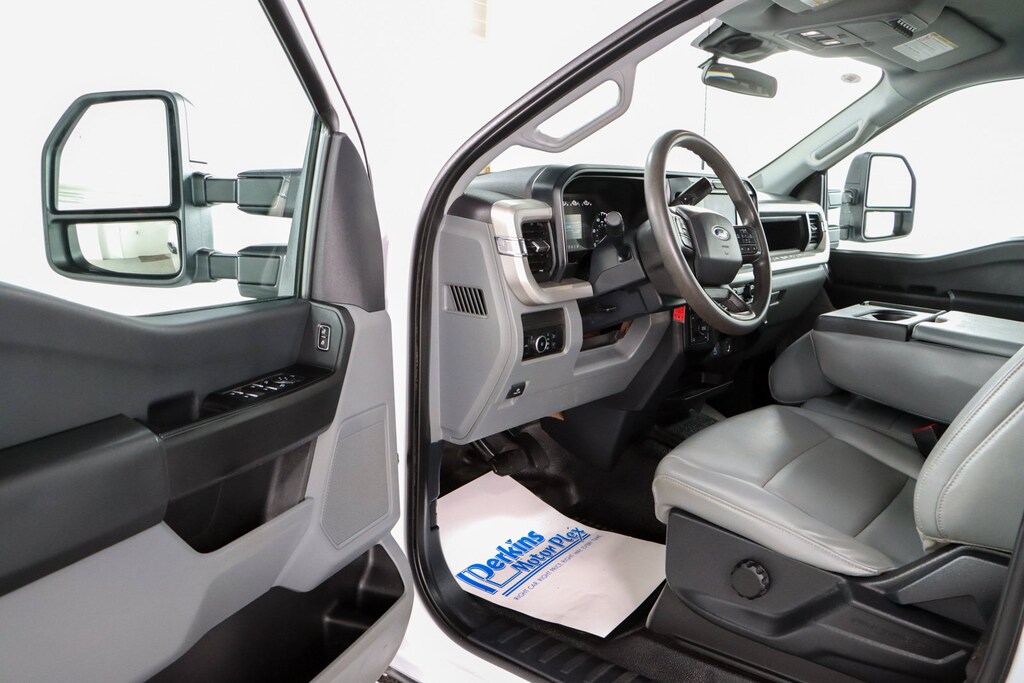 Used 2023 Ford F-250 XL 4X4 UTILITY BED Truck Crew Cab
