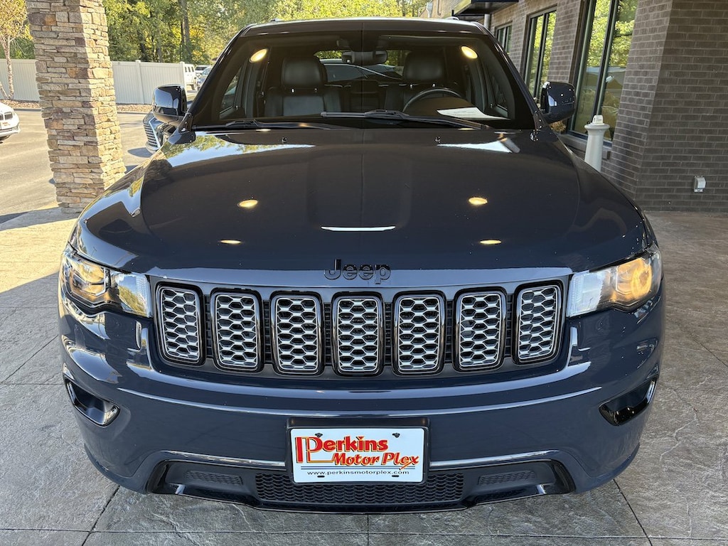 Used 2018 Jeep Grand Cherokee Altitude SUV