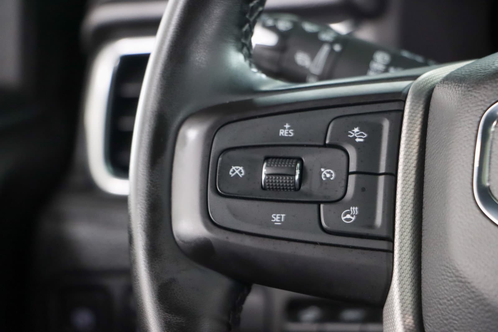 2023 GMC Yukon Denali - Photo 14