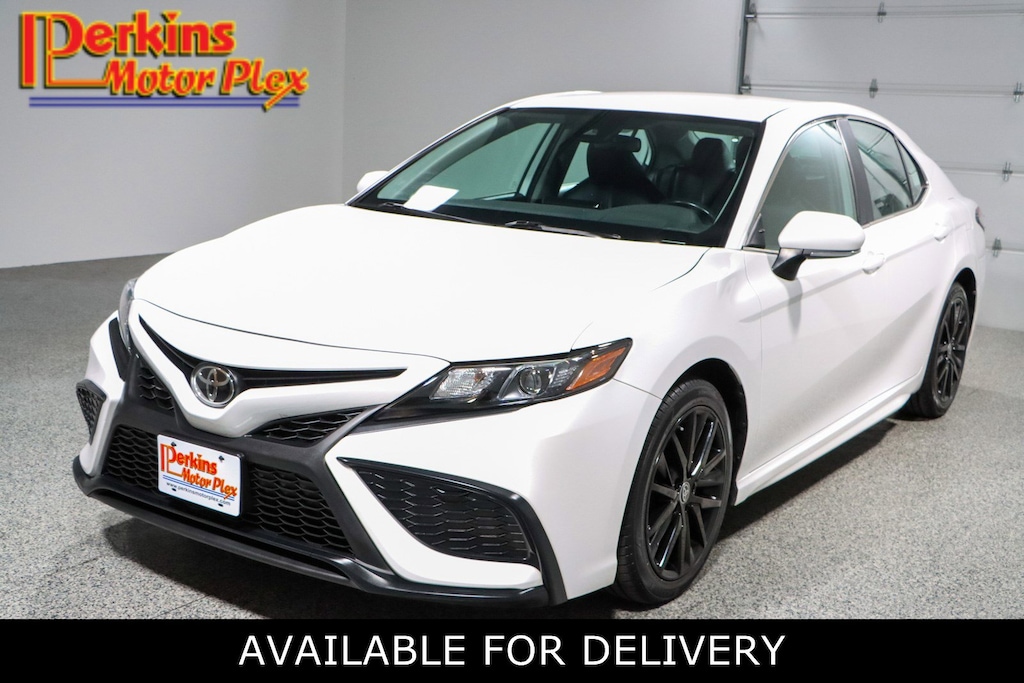 Used 2023 Toyota Camry SE Sedan
