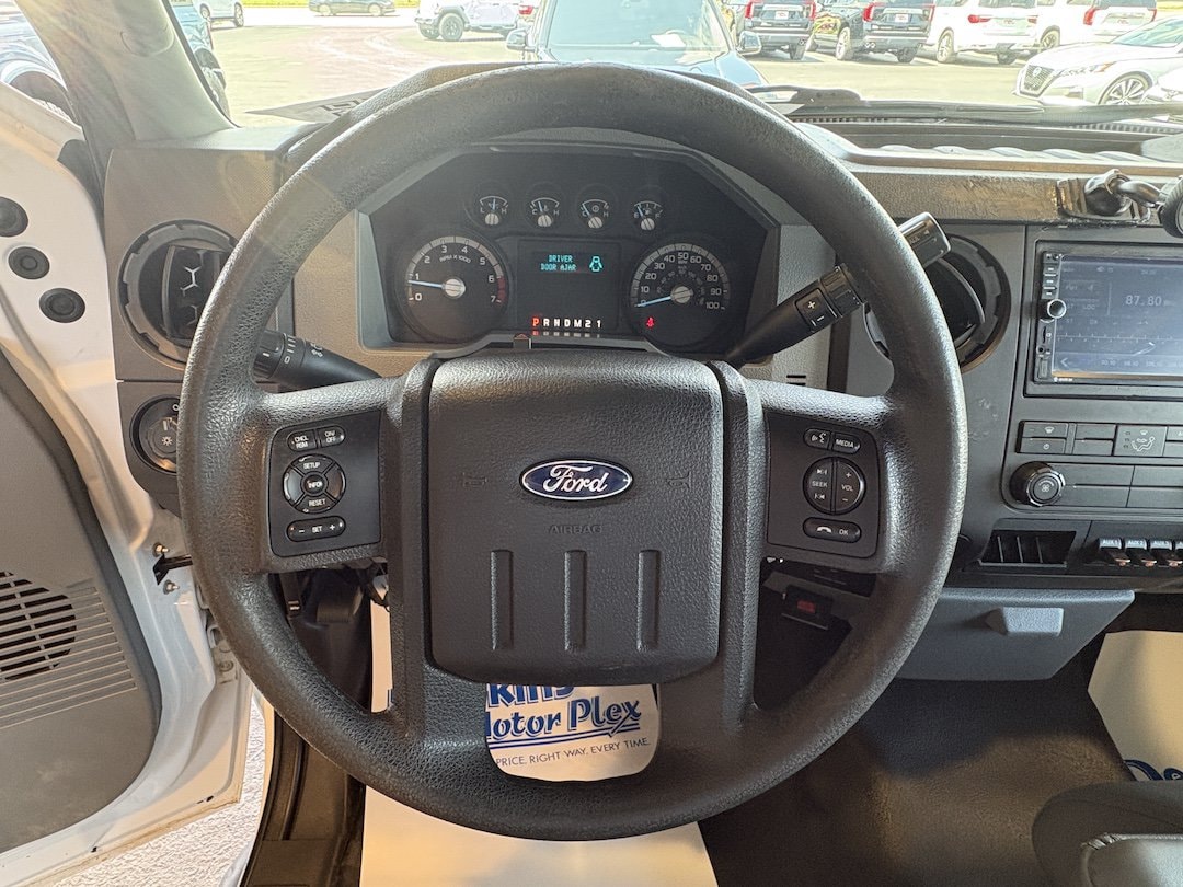 2016 Ford F-350 Super Duty Chassis Cab XL - Photo 12