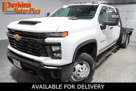 2025 Chevrolet Silverado 3500HD 4X4 FLATBED Truck Crew Cab