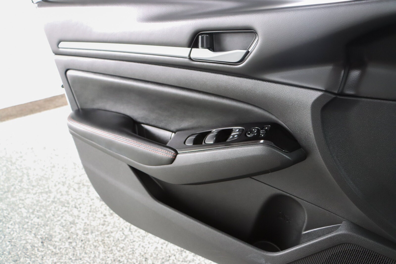 2024 Nissan Altima SR - Photo 21