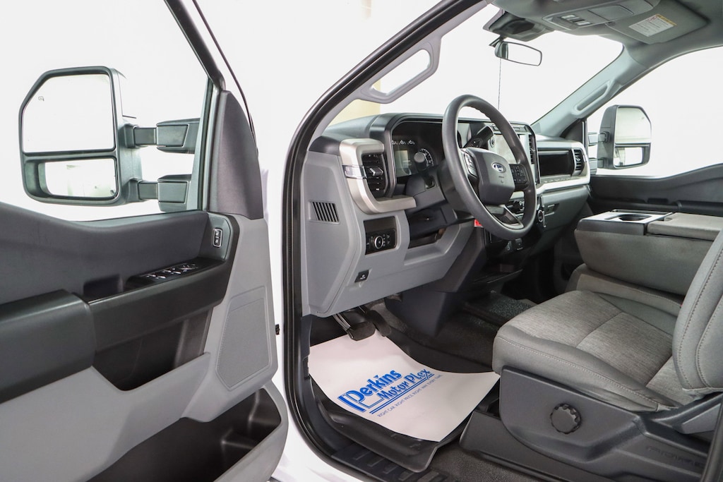 Used 2023 Ford F-350 XL 4X4 FLATBED Truck Crew Cab