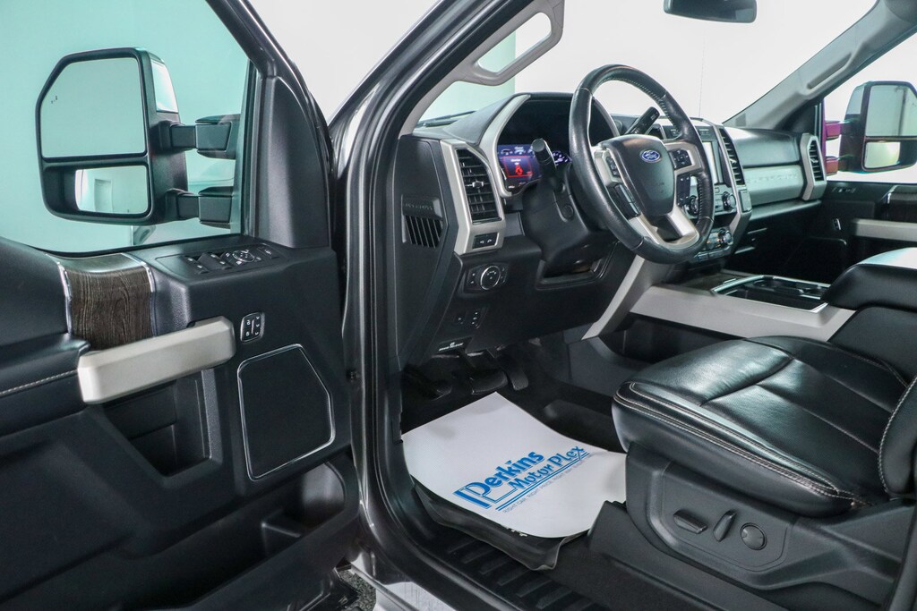 Used 2020 Ford F-250 LARIAT 4X4 Truck Crew Cab