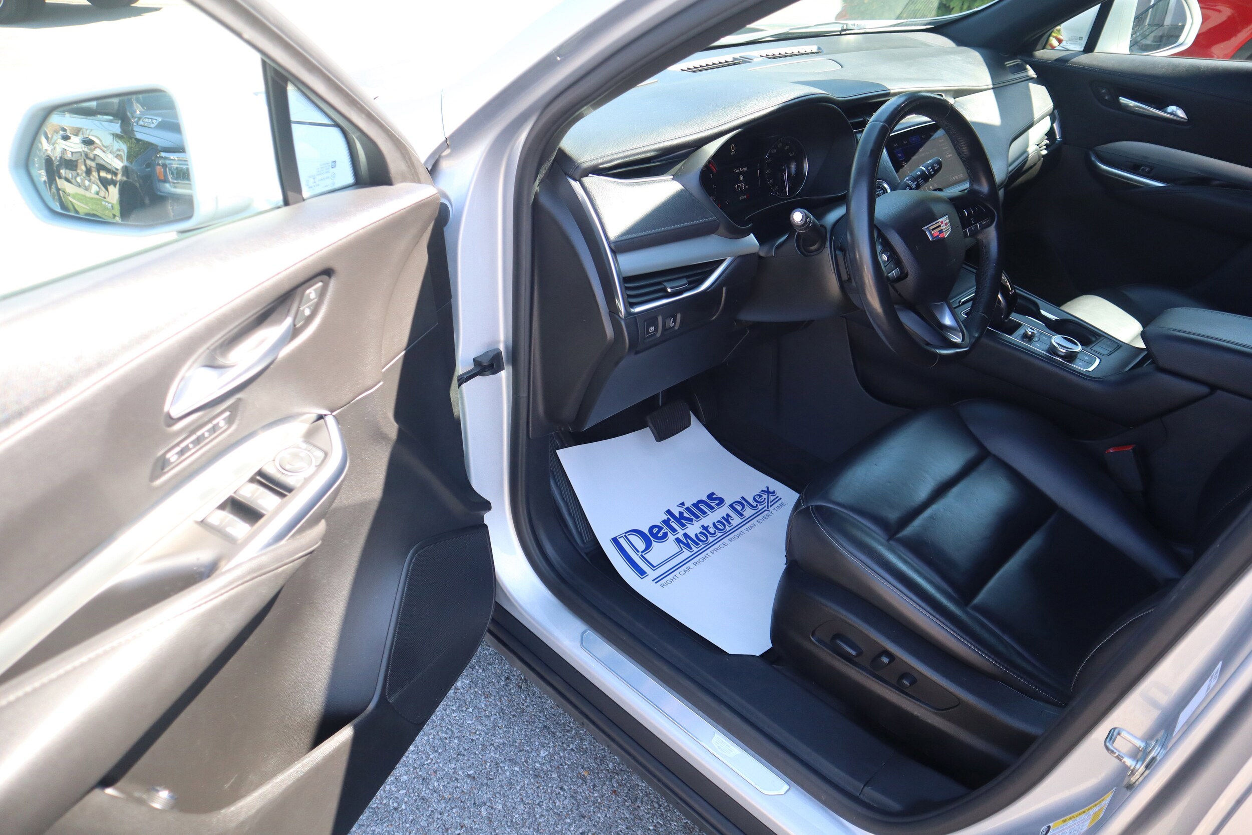 2020 Cadillac XT4 Premium Luxury photo 2