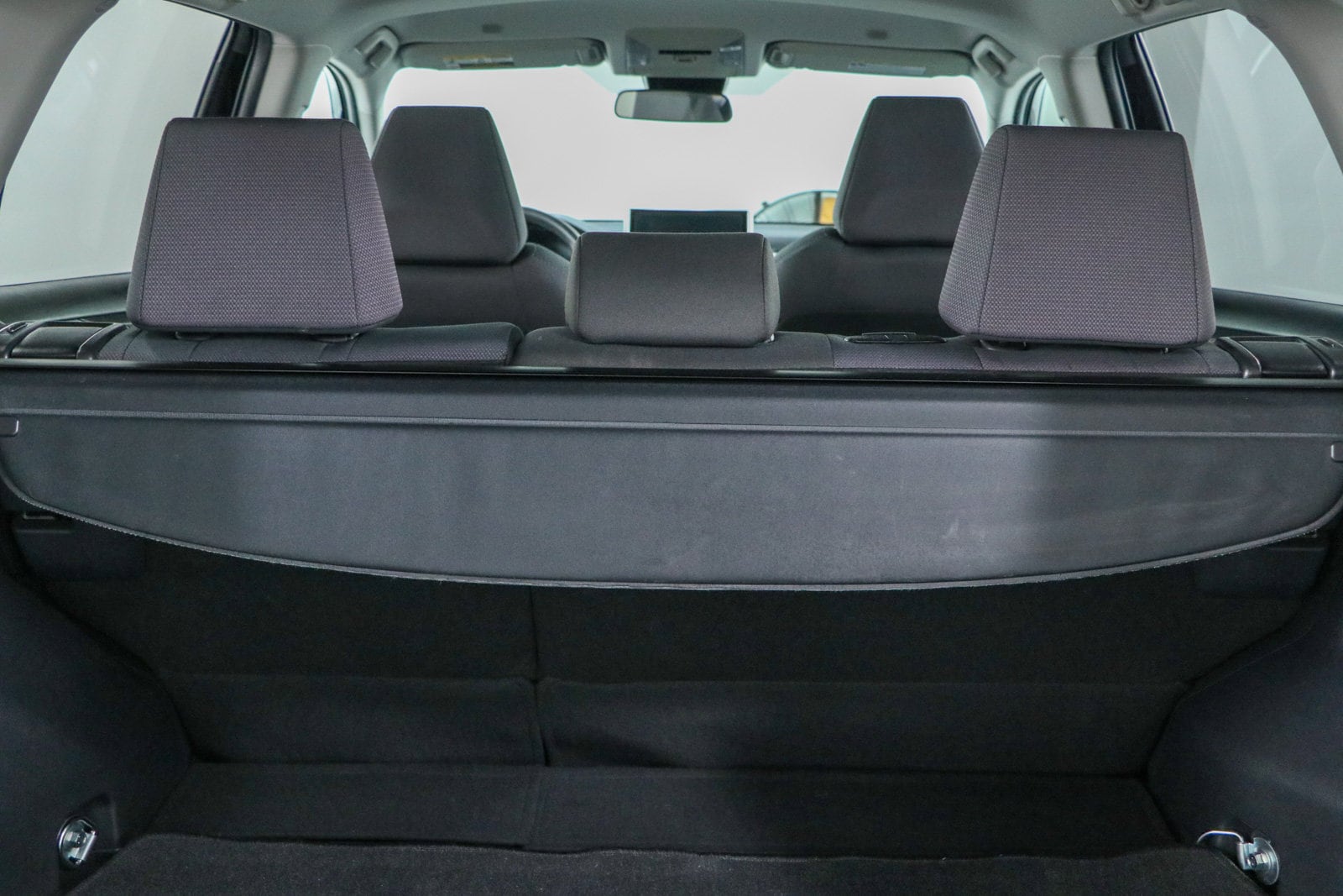 2025 Toyota RAV4 XLE - Photo 11
