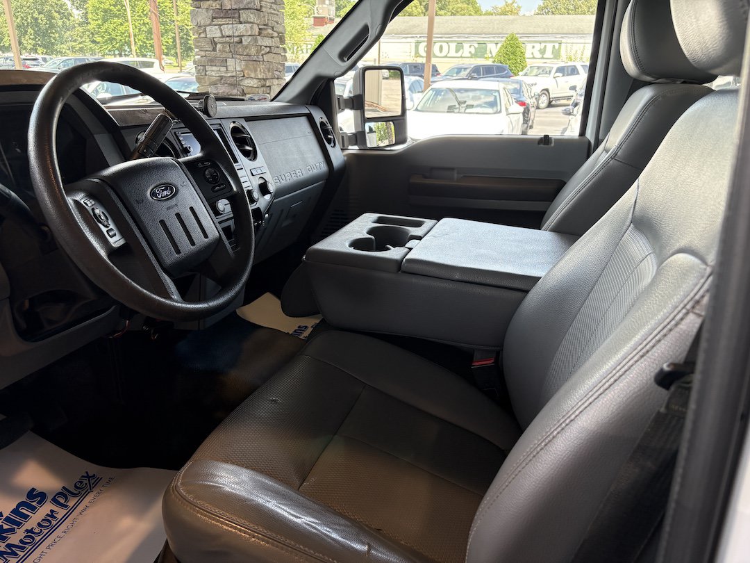2016 Ford F-350 Super Duty Chassis Cab XL - Photo 2