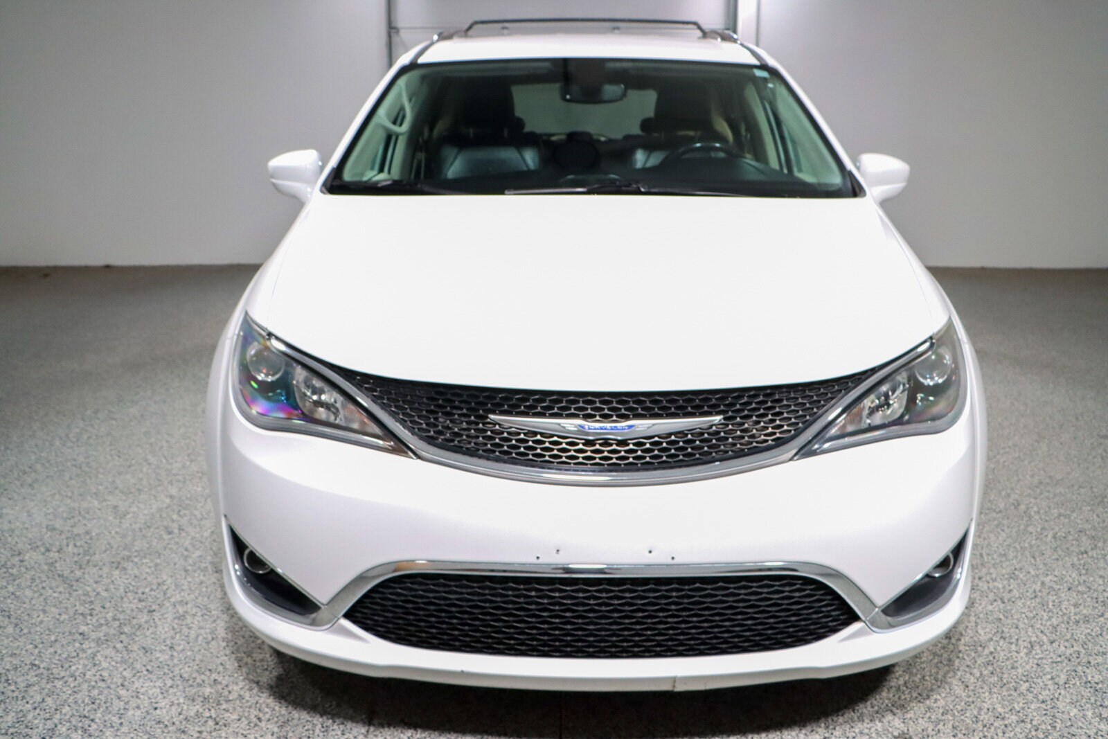 2020 Chrysler Pacifica Touring L photo 2