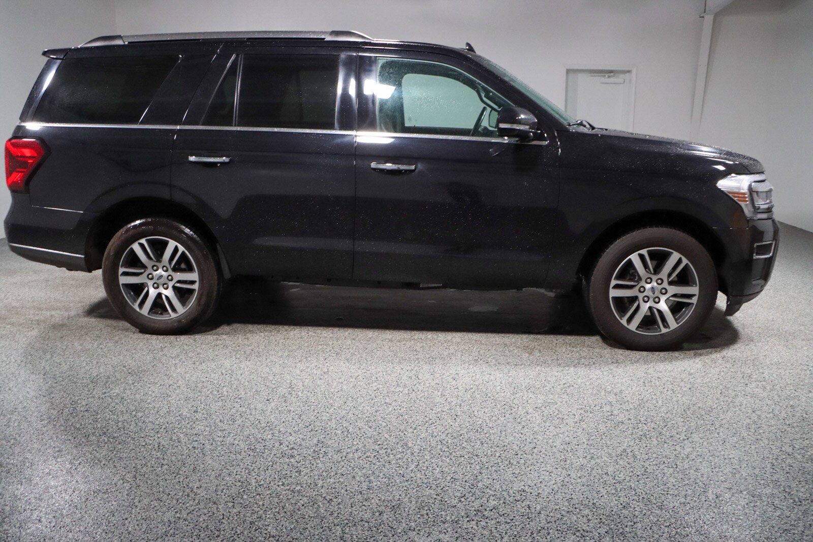 2022 Ford Expedition Limited - Photo 6