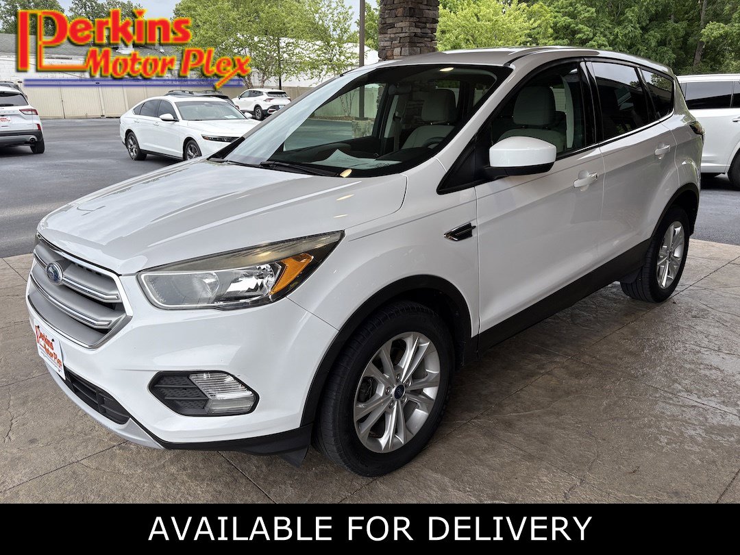 2017 Ford Escape SE's photo