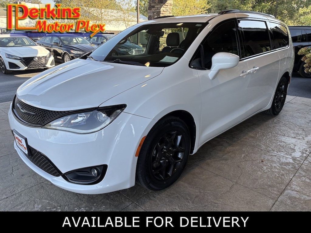 Used 2018 Chrysler Pacifica Touring L Van