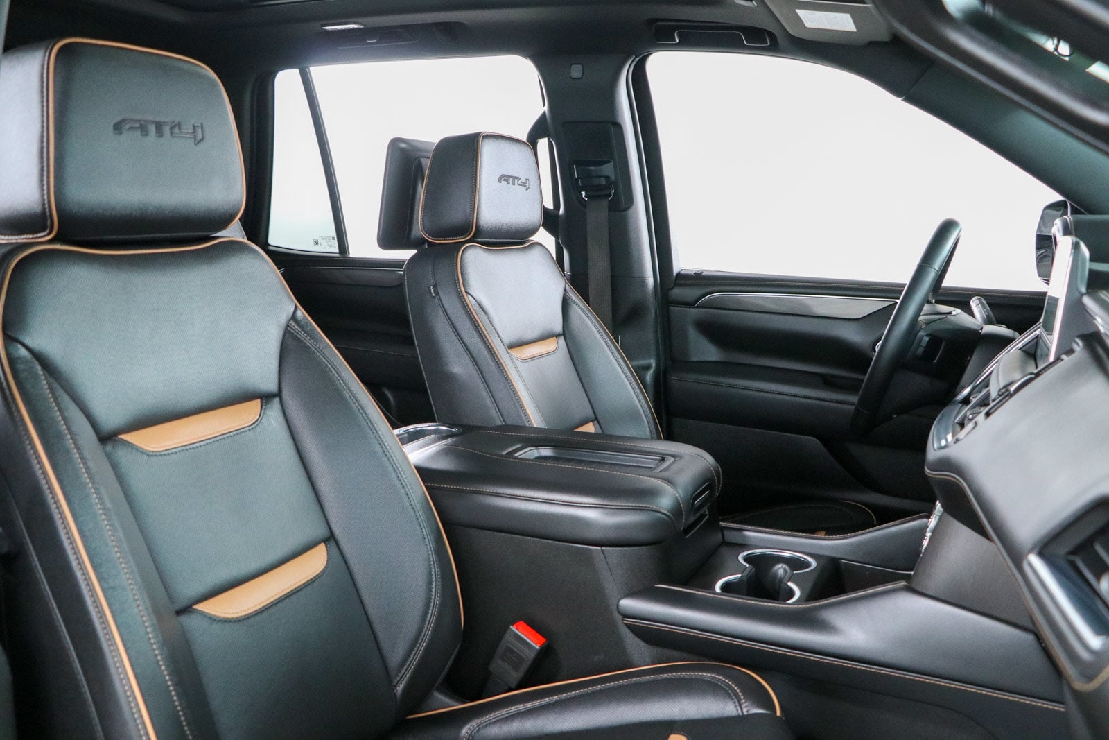 2023 GMC Yukon AT4 - Photo 32