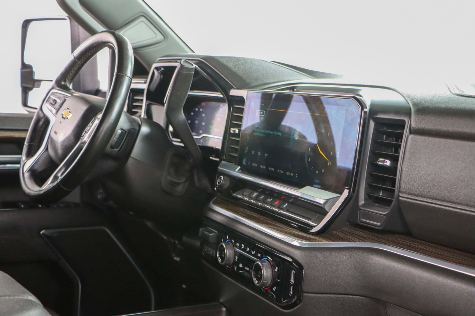 2024 Chevrolet Silverado 3500HD LT - Photo 27