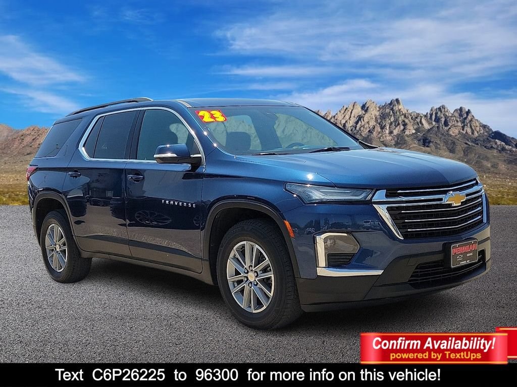 Used 2023 Chevrolet Traverse LT Cloth SUV