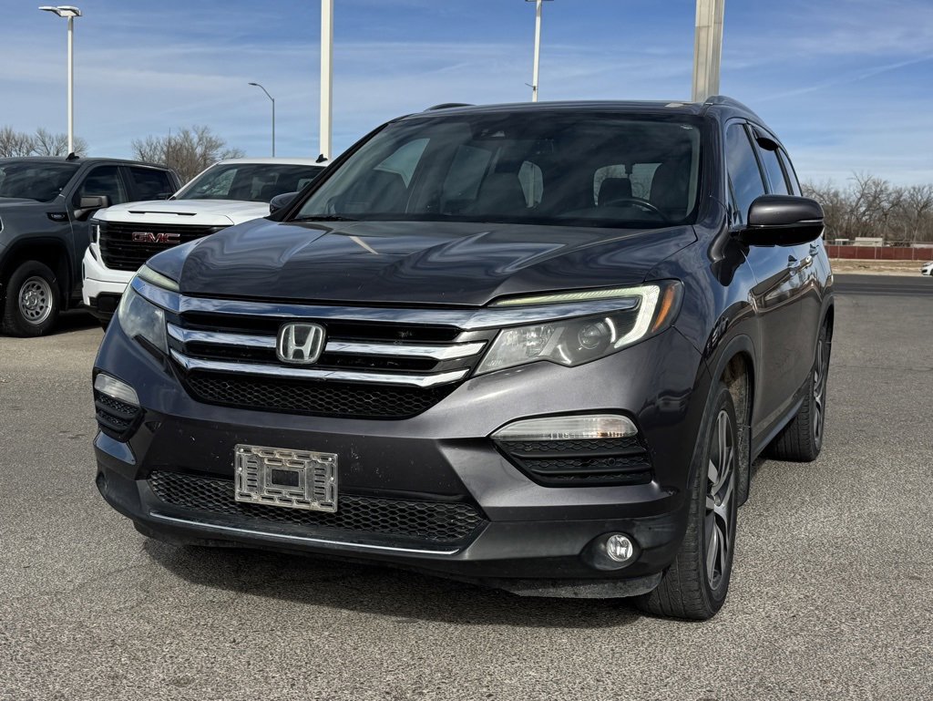 2018 Honda Pilot Elite's photo