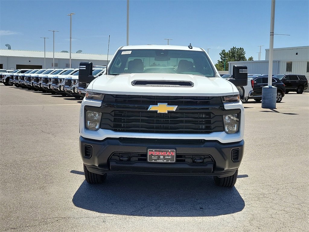 2024 Chevrolet Silverado 2500HD photo 3
