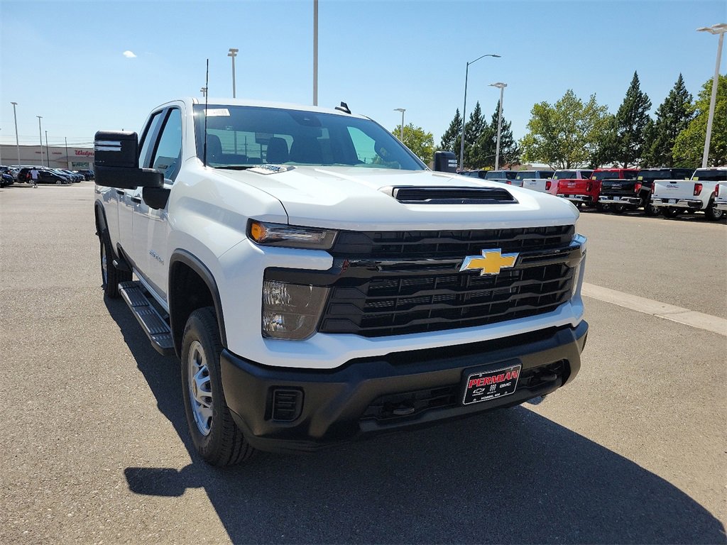 2024 Chevrolet Silverado 2500HD photo 2
