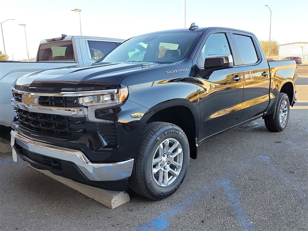 2026 Chevrolet Silverado 1500 LT photo 2