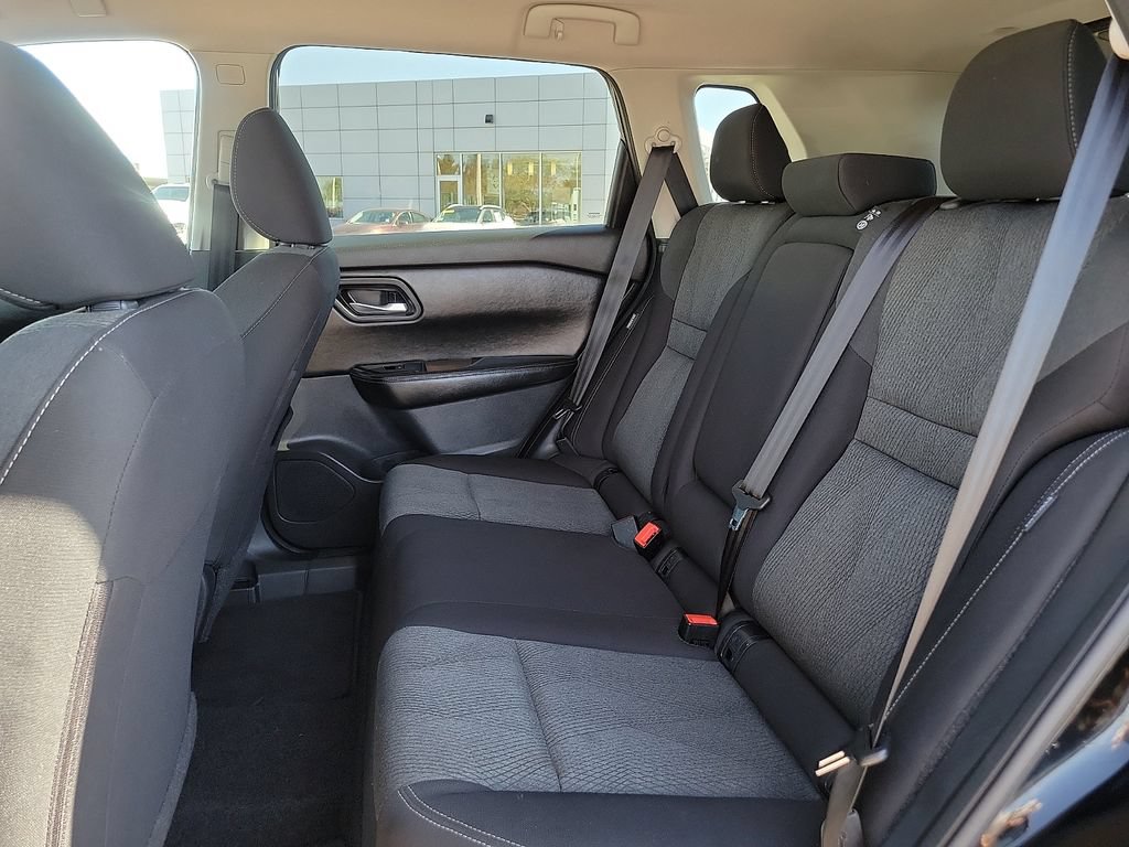2025 Nissan Rogue SV - Photo 19