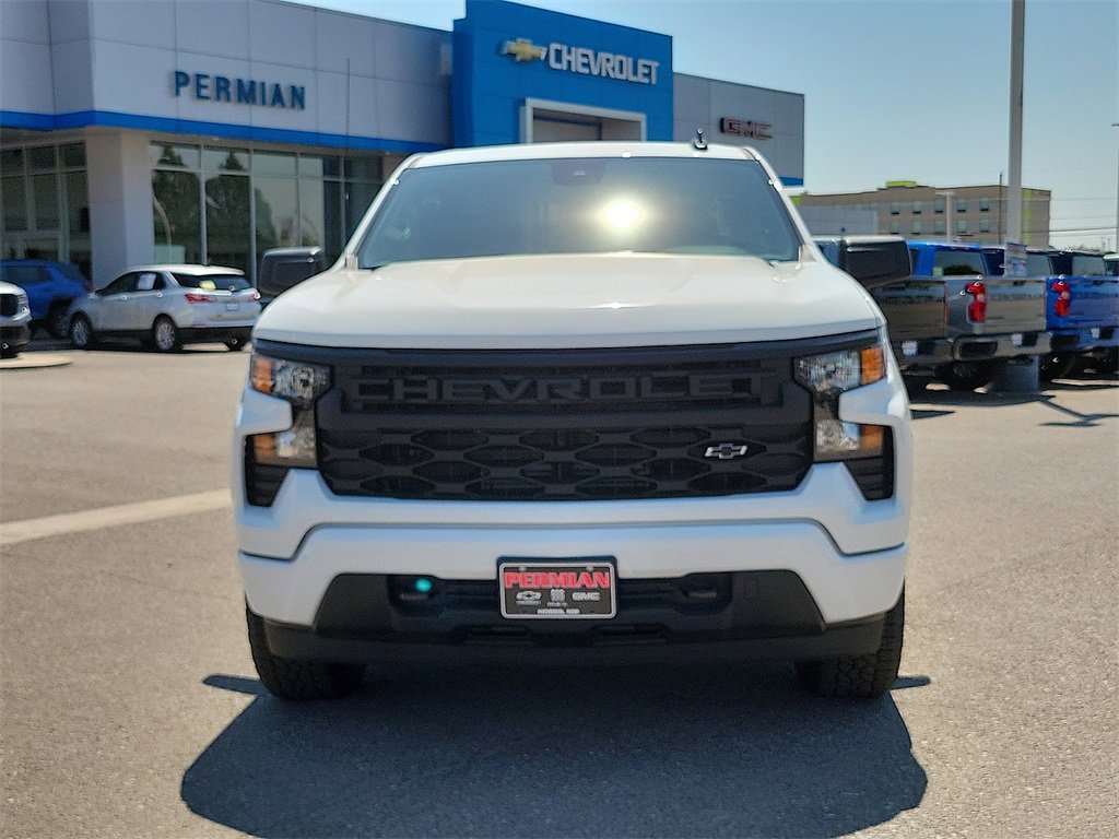 2026 Chevrolet Silverado 1500 Custom photo 3