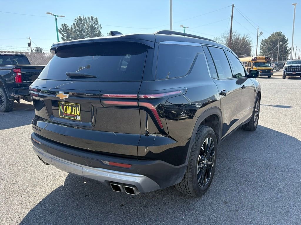 Used 2025 Chevrolet Traverse LT SUV