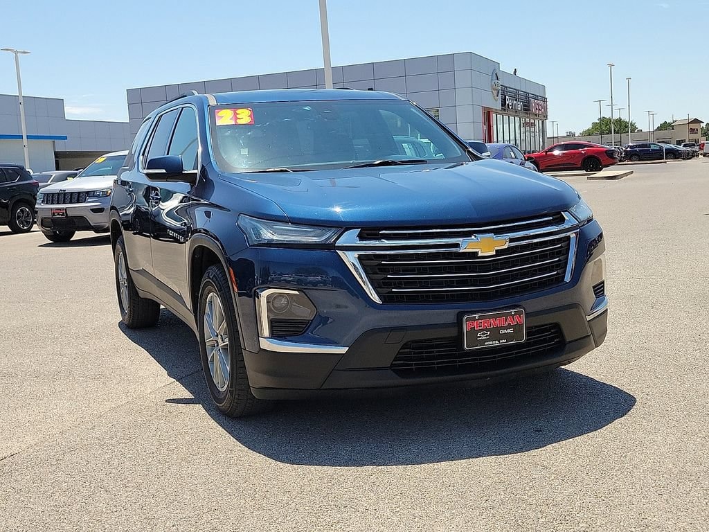 Used 2023 Chevrolet Traverse LT Cloth SUV