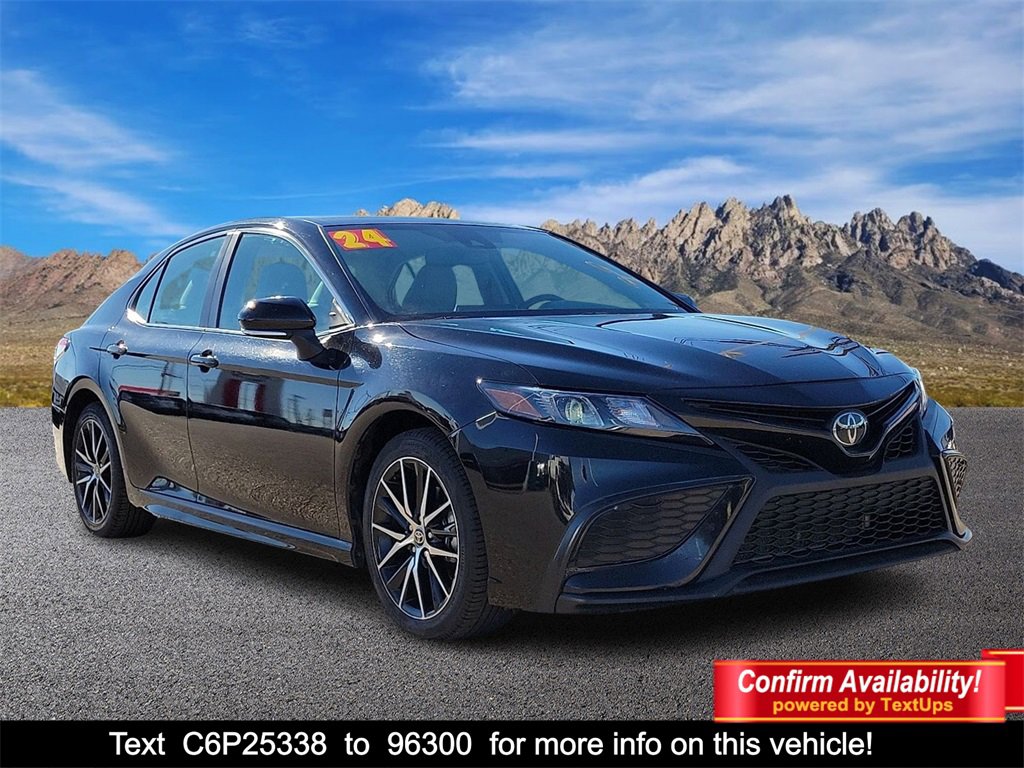 2024 Toyota Camry SE's photo