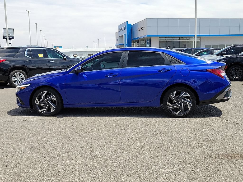 2025 Hyundai Elantra SEL - Photo 7