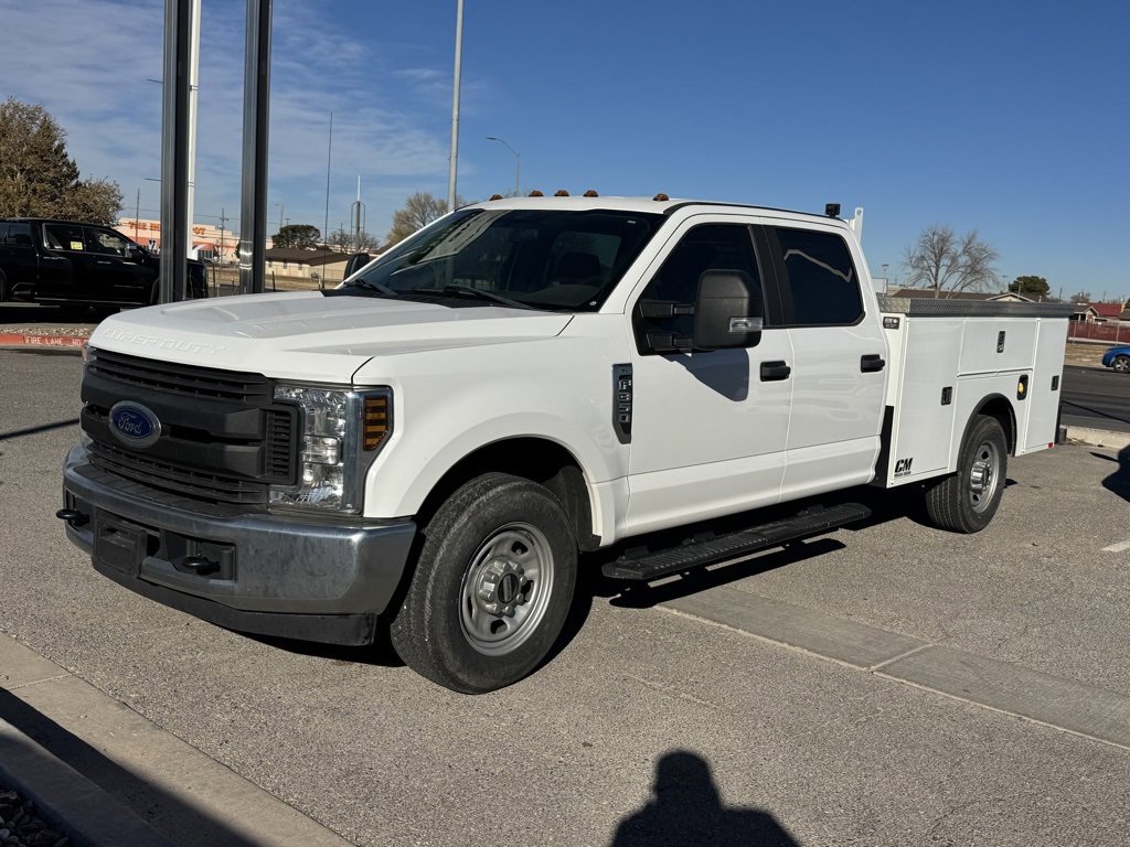 2019 Ford F-350 Super Duty Chassis Cab XL's photo