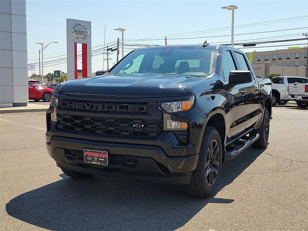 2026 Chevrolet Silverado 1500 Custom photo 2
