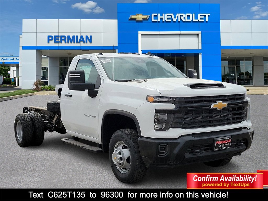 2025 Chevrolet Silverado 3500 HD Chassis Cab Work Truck