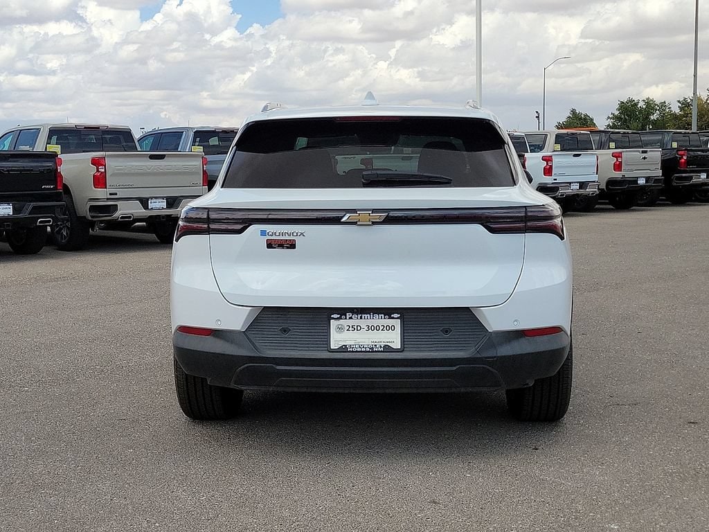 2026 Chevrolet Equinox EV 2LT - Photo 11