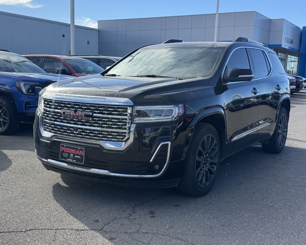 2022 GMC Acadia Denali's photo