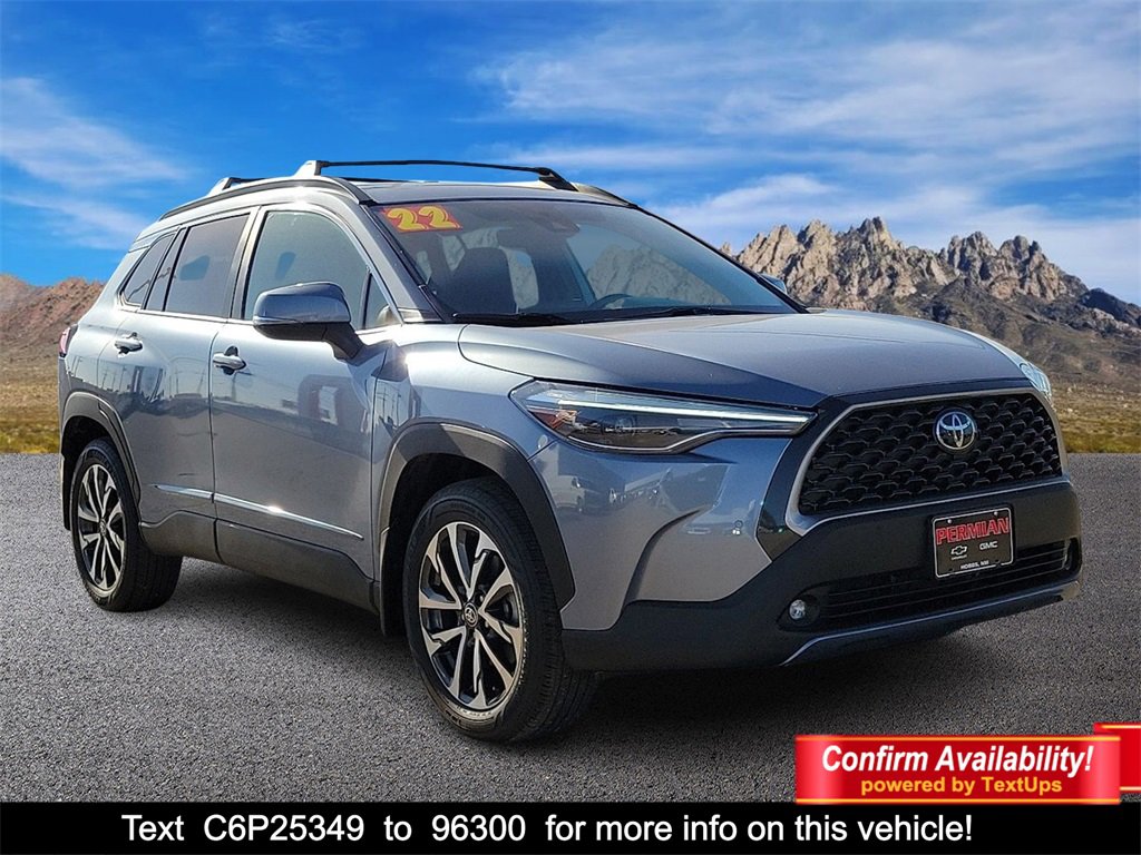 2022 Toyota Corolla Cross XLE's photo