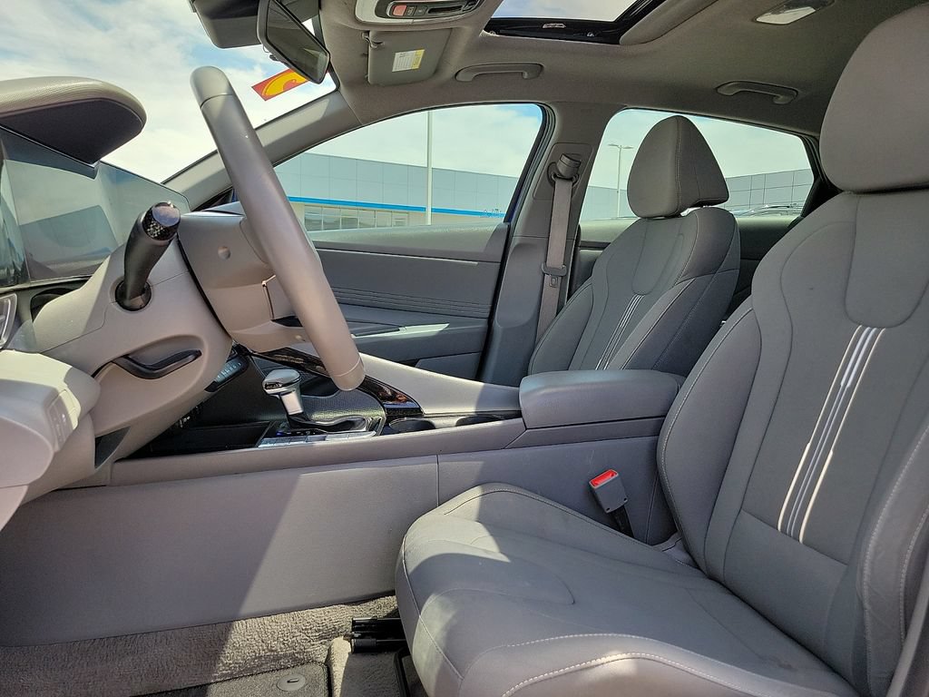2025 Hyundai Elantra SEL - Photo 23