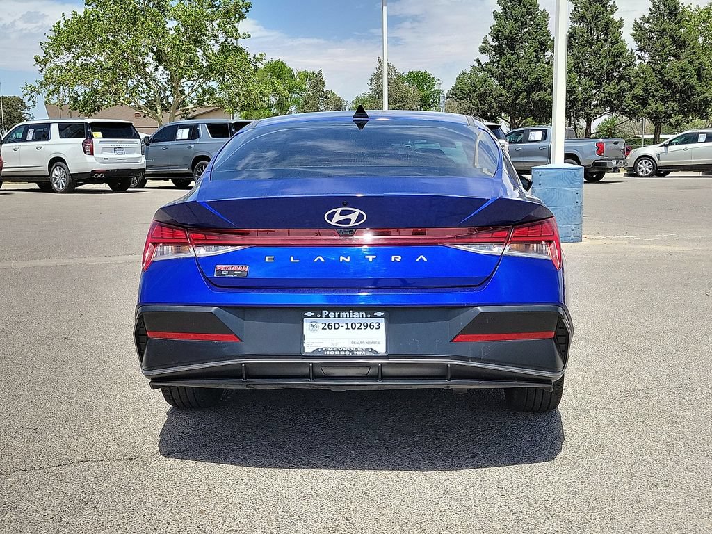 2025 Hyundai Elantra SEL - Photo 11