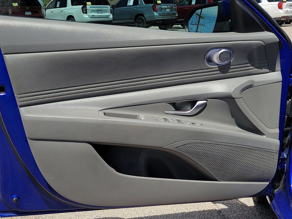 2025 Hyundai Elantra SEL - Photo 22
