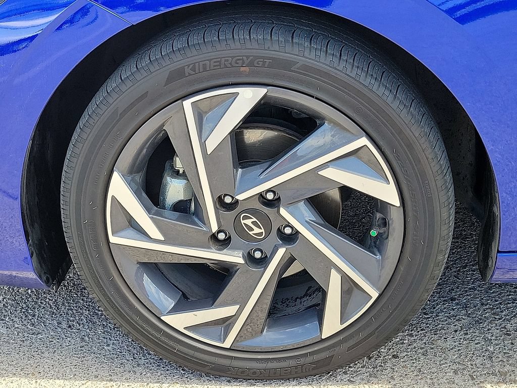 2025 Hyundai Elantra SEL - Photo 17