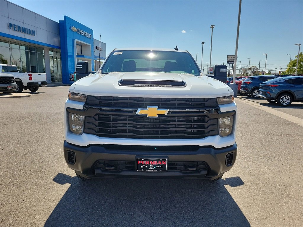 2024 Chevrolet Silverado 2500HD photo 3