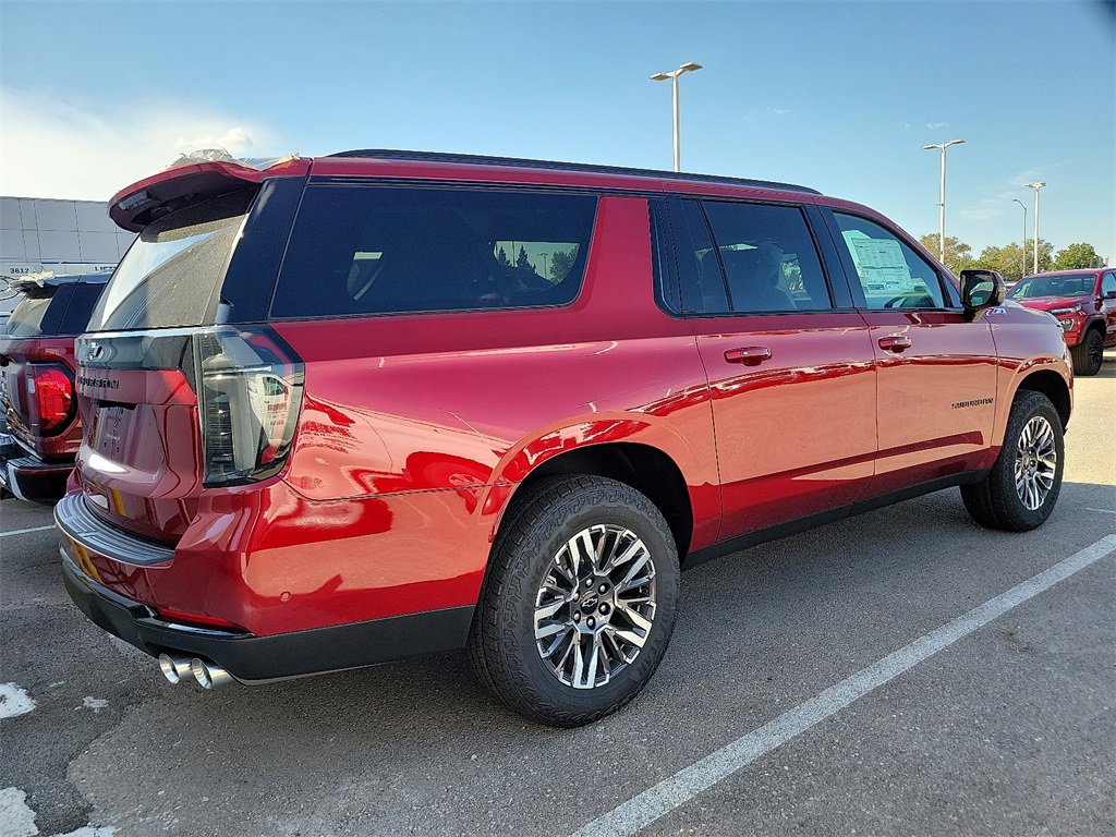 2026 Chevrolet Suburban Z71 photo 4