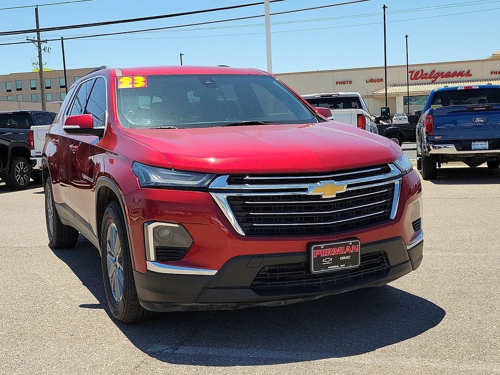 Used 2023 Chevrolet Traverse LT Cloth SUV