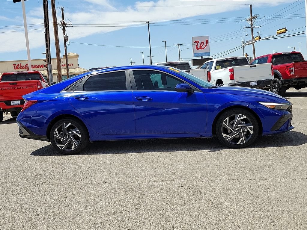 2025 Hyundai Elantra SEL - Photo 14
