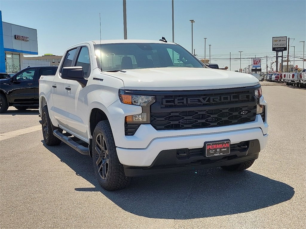2026 Chevrolet Silverado 1500 Custom photo 2