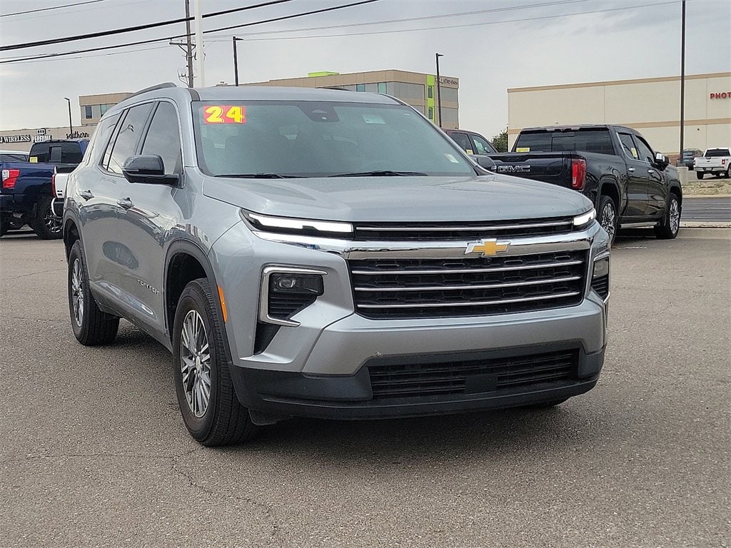 Used 2024 Chevrolet Traverse LT SUV