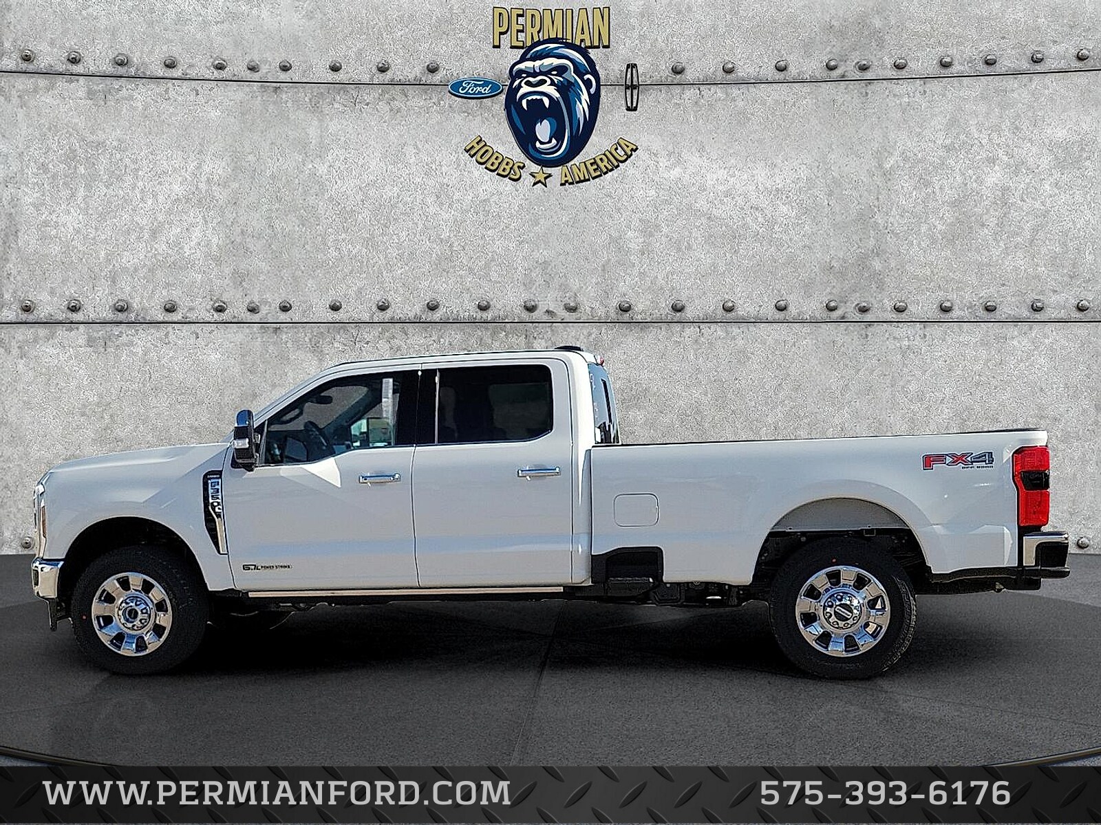 2025 Ford F-350 Lariat photo 2