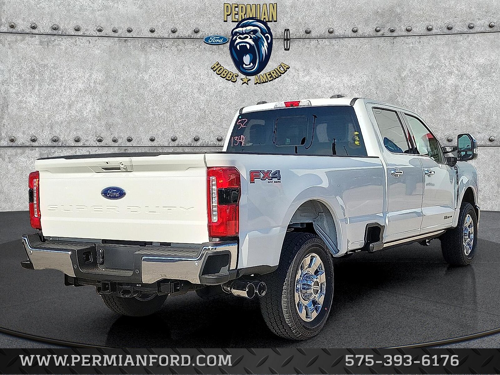 2025 Ford F-350 Lariat photo 4