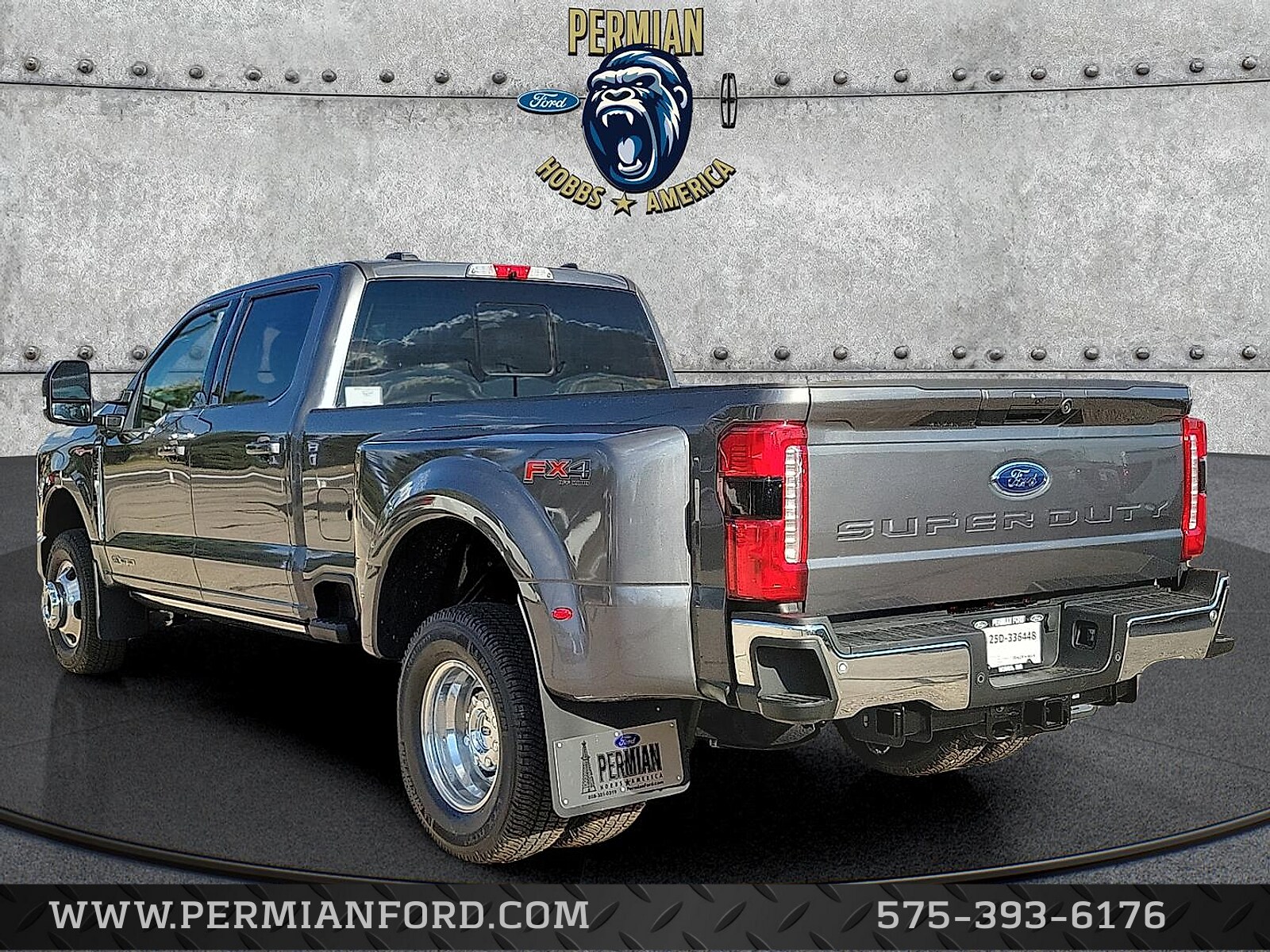 2026 Ford F-350 Lariat photo 2